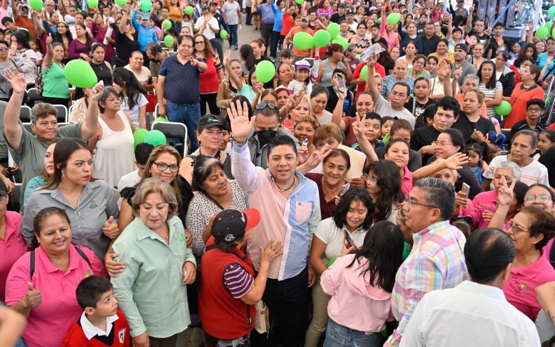 ARRANCA RICARDO GALLARDO ENTREGA DE PAQUETES ESCOLARES EN APOYO A FAMILIAS