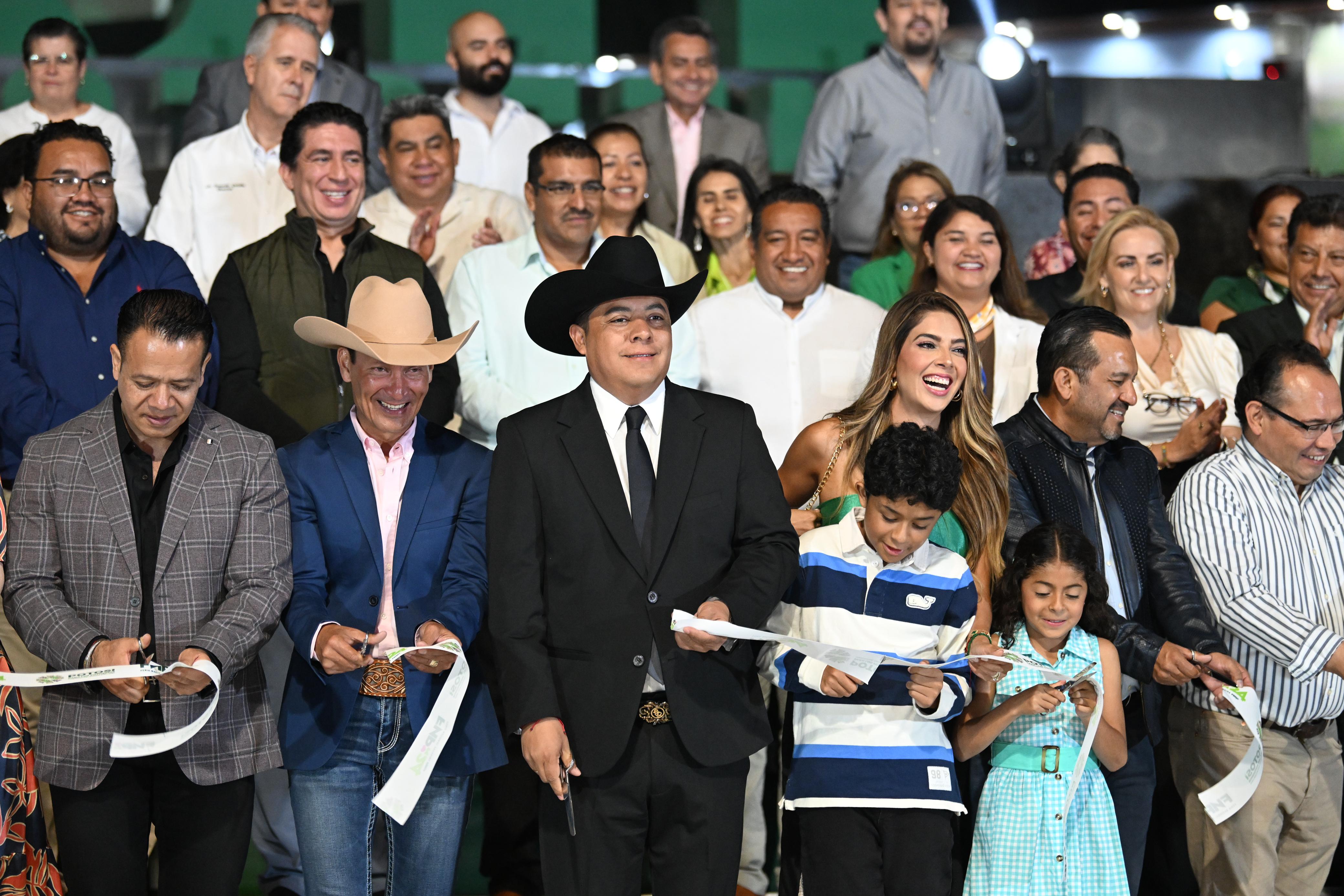 RICARDO GALLARDO ARRANCA LA MEJOR FERIA NACIONAL POTOSINA DE LA HISTORIA