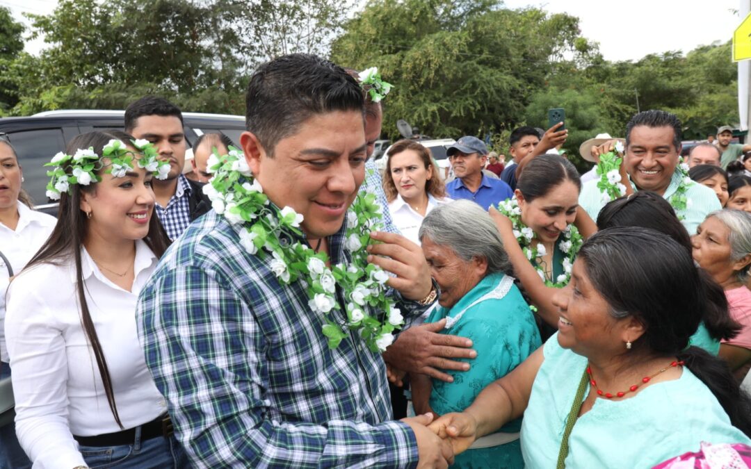 HABITANTES DE SAN MARTÍN AGRADECEN A RICARDO GALLARDO POR NUEVA CARRETERA