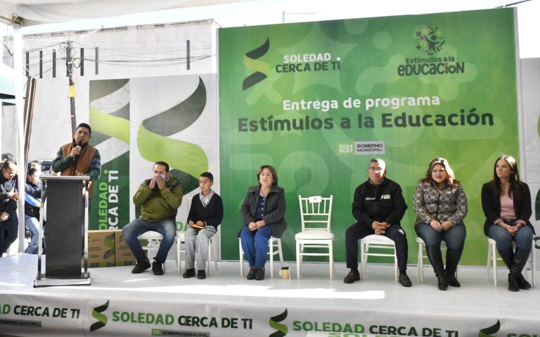 EN SOLEDAD, RICARDO GALLARDO INICIA PROGRAMA DE ESTÍMULO A ESTUDIANTES