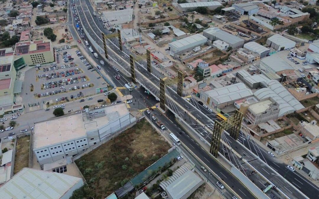 AGRADECEN PUENTE VEHICULAR DE CIRCUITO POTOSÍ• Las y los potosinos transitarán con mayor seguridad y calidad