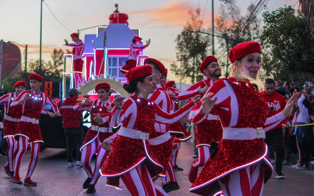 CARAVANA COCA COLA LLENA DE LUZ LAS CALLES DE SLP