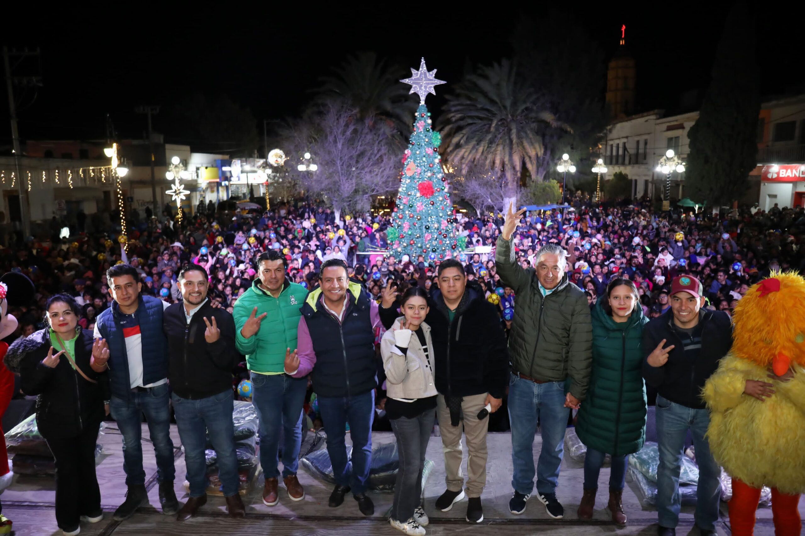 FAMILIAS DEL ALTIPLANO CELEBRAN POSADAS NAVIDEÑAS •       El Gobernador llevó, regalos, dulces y el programa invernal a las y los habitantes de Villa de Ramos, Salinas y Mexquitic