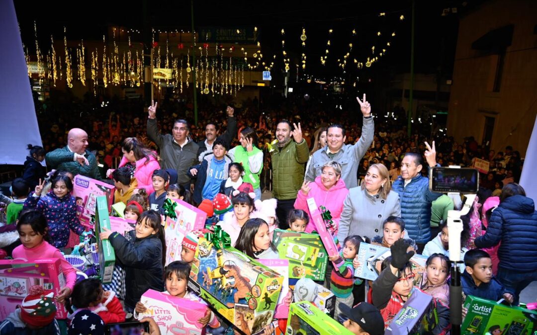 DESEANDO LO MEJOR A LAS FAMILIAS SOLEDENSES, ALCALDE JUAN MANUEL NAVARRO ENCABEZA CIERRE DE POSADAS EN LA PLAZA PRINCIPAL