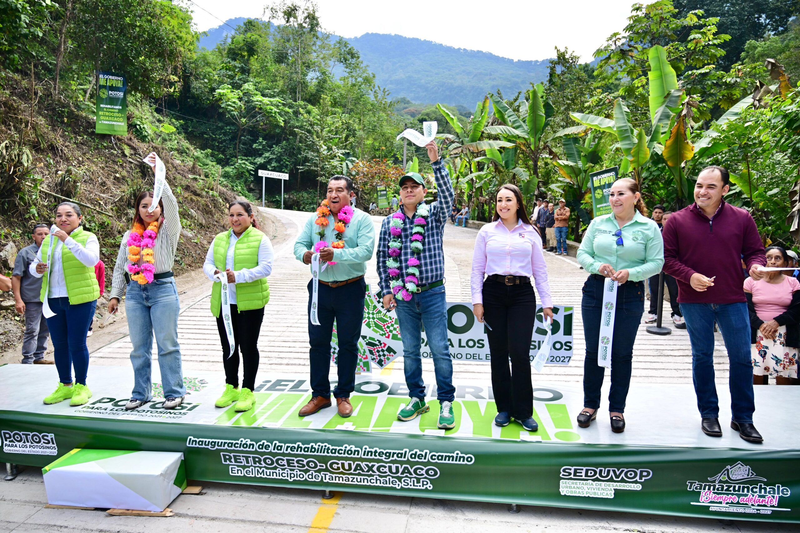 RICARDO GALLARDO ENTREGA EL CAMINO RETROCESO-GUAXCUACO EN TAMAZUNCHALE• Permite la conectividad ágil y segura a la cabecera de Tamazunchale, con una inversión de más de cinco millones de pesos 