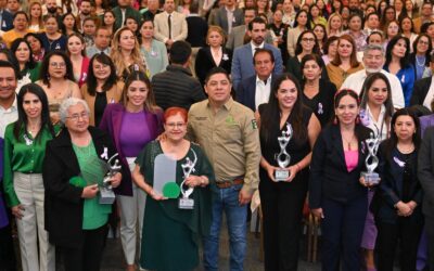 RICARDO GALLARDO REAFIRMA COMPROMISO DE APOYO A LAS MUJERES POTOSINAS• El Gobernador del Estado, entregó el reconocimiento Potosina del Año a las cuatro mujeres galardonadas de las diferentes regiones de la Entidad