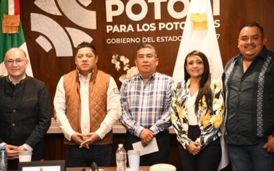 🗣️ El Alcalde de Soledad de Graciano Sánchez, Juan Manuel Navarro Muñiz, tomó protesta como integrante de la nueva Comisión Metropolitana de Desarrollo Urbano de San Luis Potosí, reafirmando así su compromiso con el progreso sostenido de las familias.